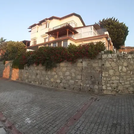 Havuzlu Sitede Deniz Manzarali 펜션