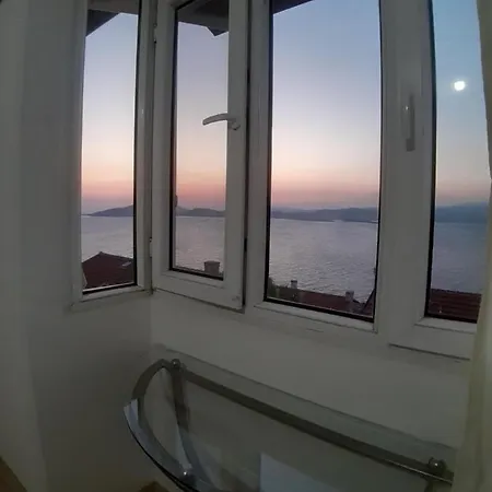 Havuzlu Sitede Deniz Manzarali
