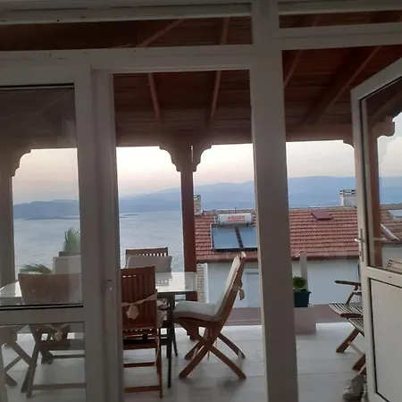 Tatil Evi Havuzlu Sitede Deniz Manzarali Milas